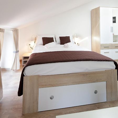 Centrally Located Studio Apartment Seagull Rijeka Exterior foto