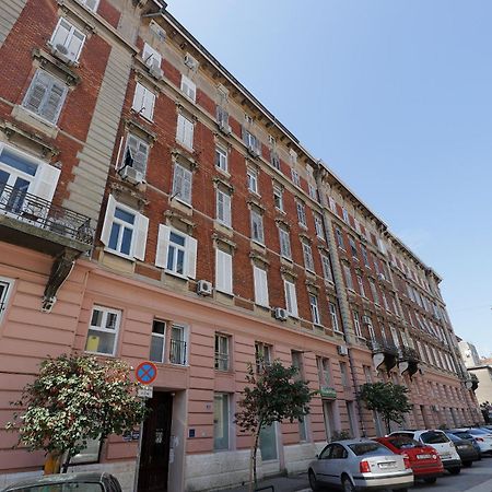 Centrally Located Studio Apartment Seagull Rijeka Exterior foto